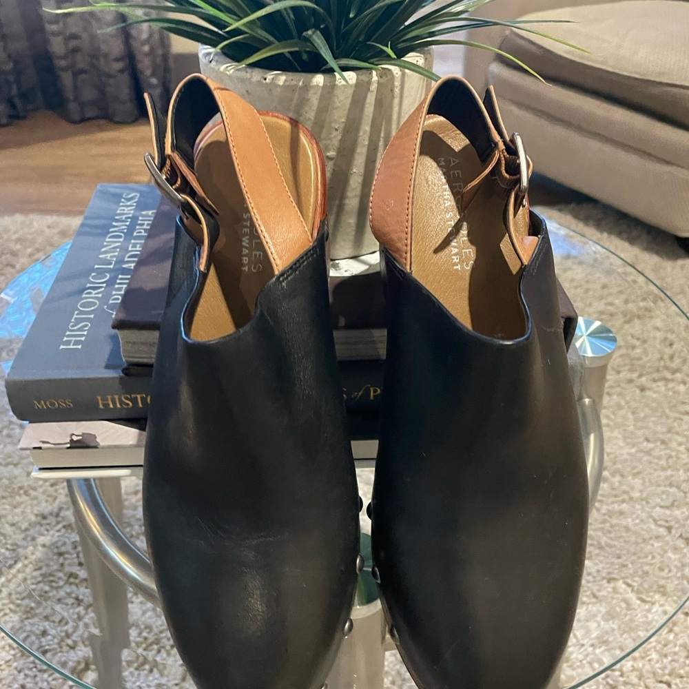 Elegant Black and Tan Women's Shoes